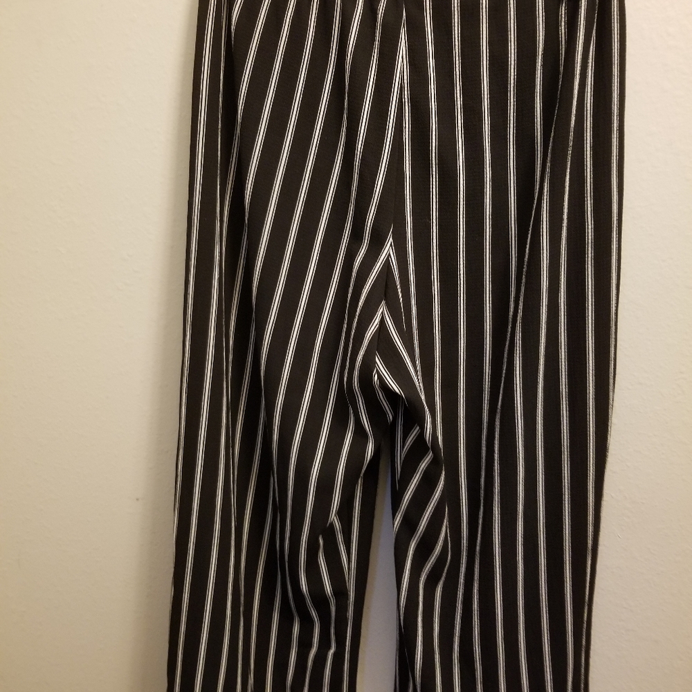 Black striped capri size Large
